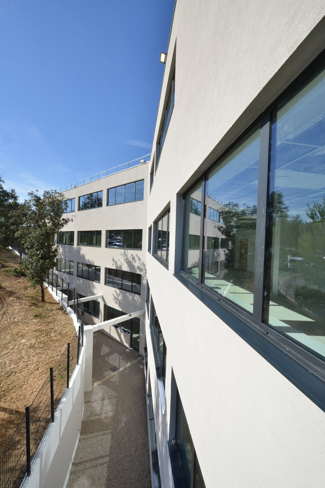 &copy;Kardham_Valimmo_Partenariat Mazzares Architectes_Biot Sophia Antipolis_Photo Remy Schejbal